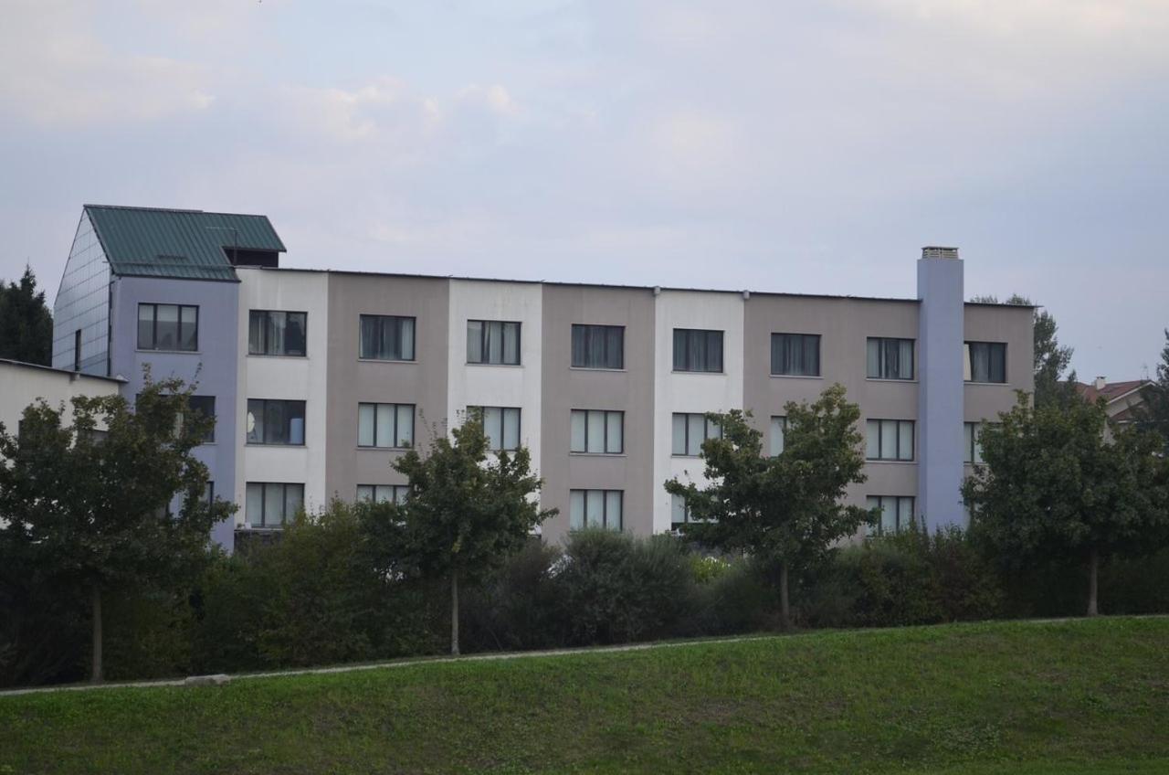Hotel Cavalieri Pinerolo Exterior photo