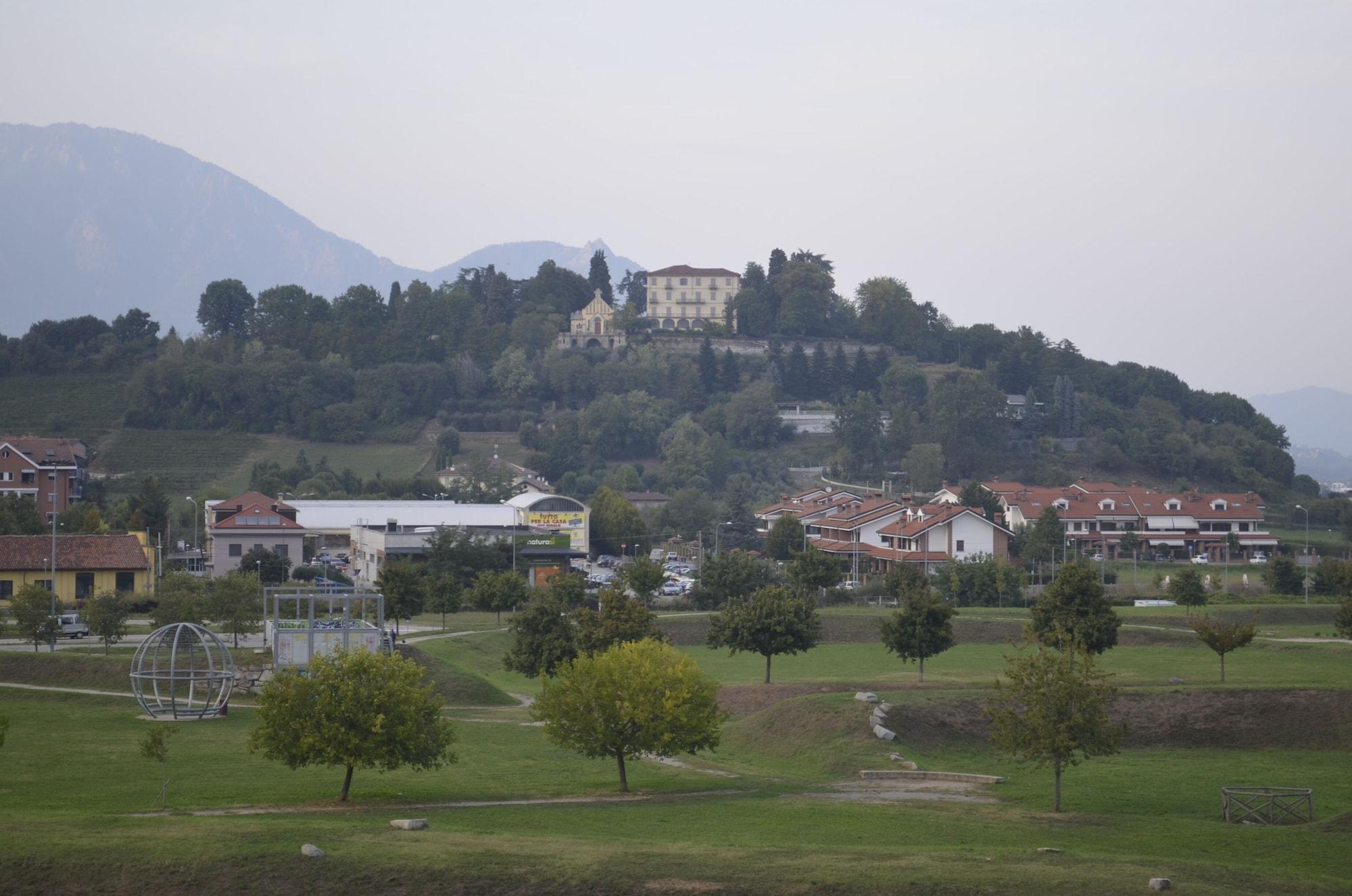 Hotel Cavalieri Pinerolo Exterior photo