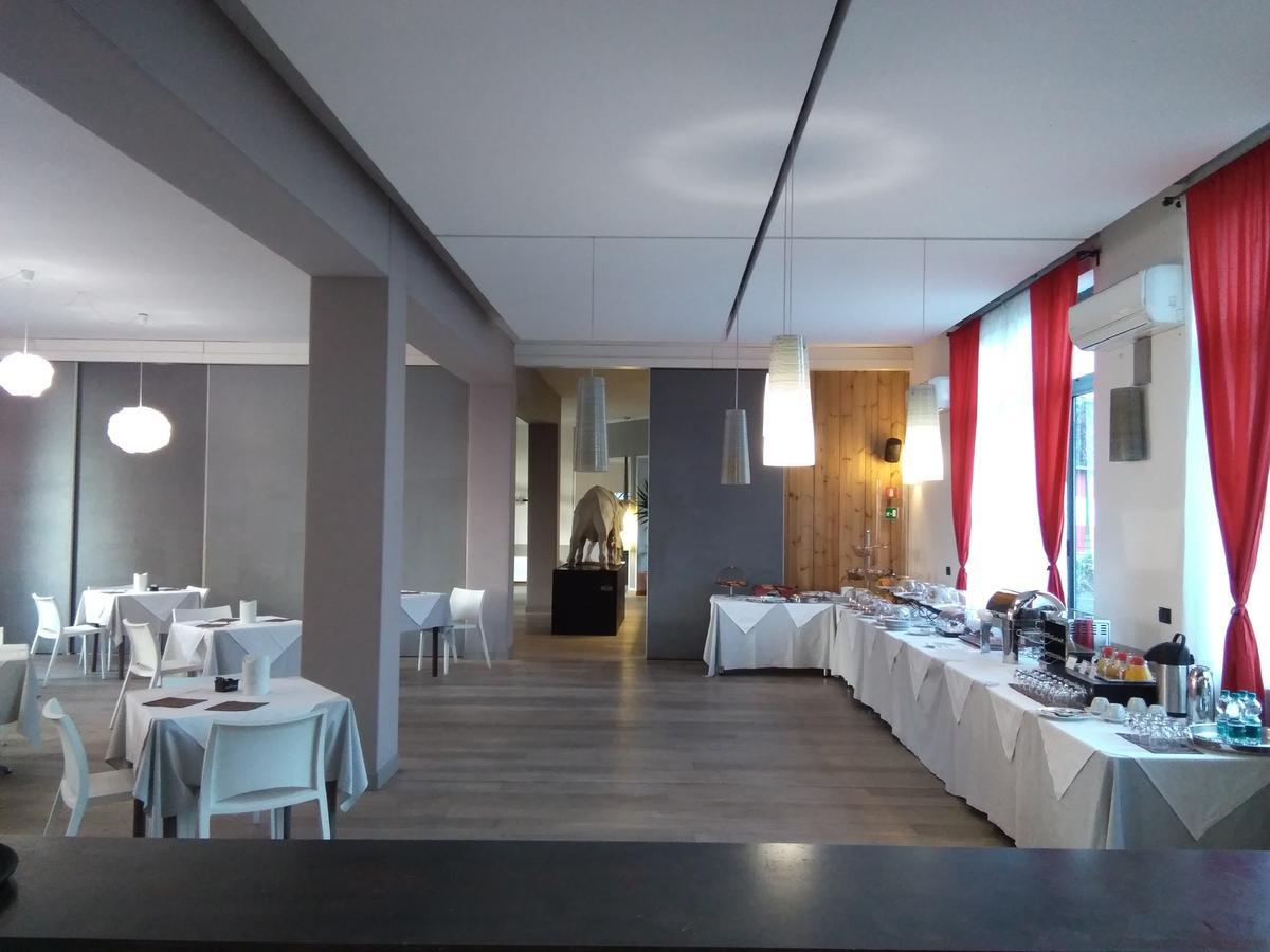 Hotel Cavalieri Pinerolo Exterior photo