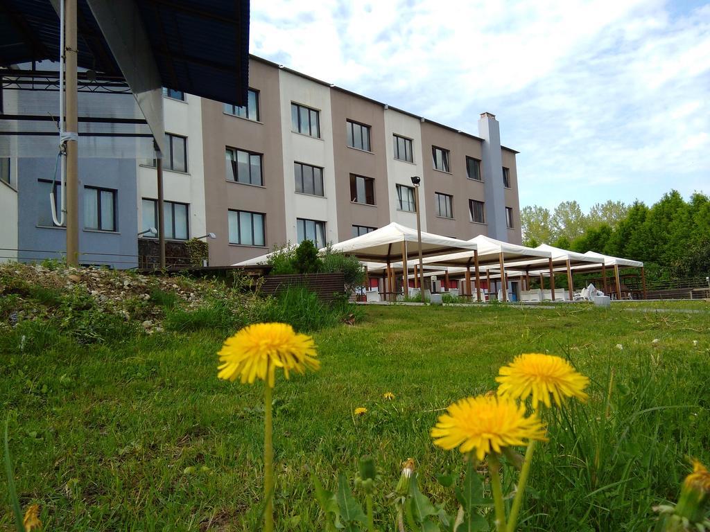 Hotel Cavalieri Pinerolo Exterior photo